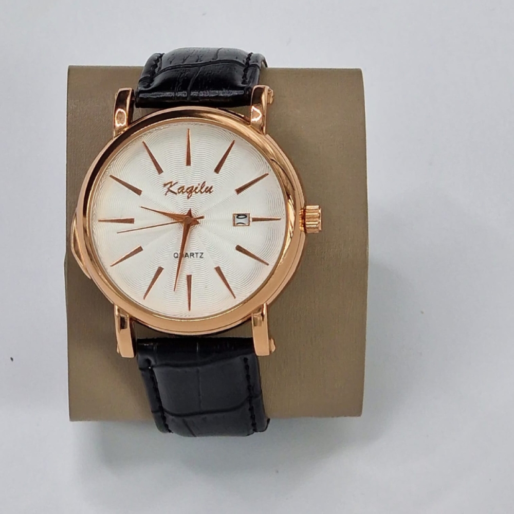  Ceasuri pentru Bărbați cu Data cu Curea din piele - 4 Modele Diferite, Engros